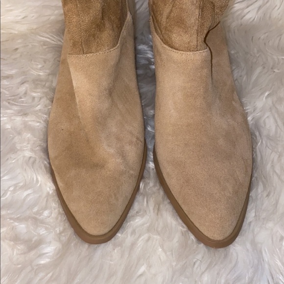 Shoes - Picture 8 of 11